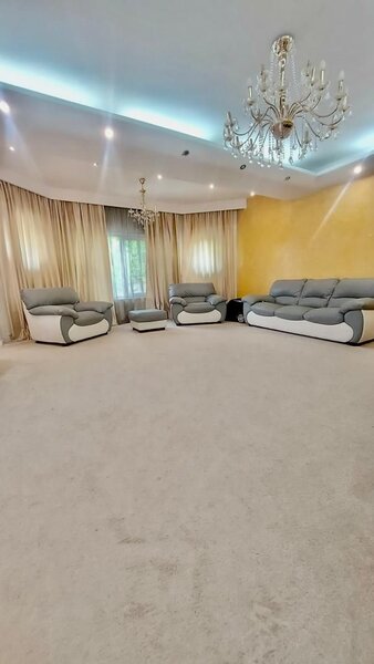 Aparatorii Patriei vila 7camere/ (348util, 500teren, 119ampr.) mp/ 5min.metrou Ap.Patriei