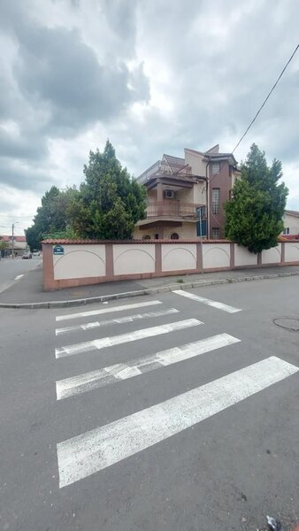 Aparatorii Patriei vila 7camere/ (348util, 500teren, 119ampr.) mp/ 5min.metrou Ap.Patriei